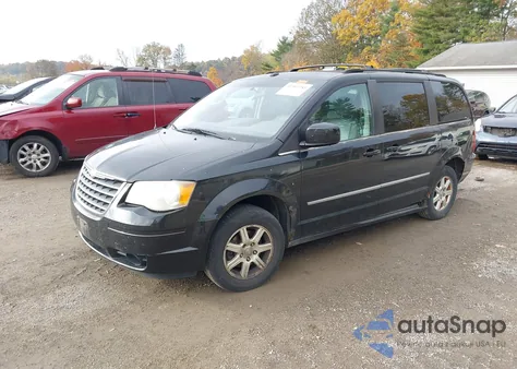 2010 Chrysler Town & Country Touring из США, поврежденный, VIN 2A4RR5D16AR126507